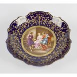 A Vienna porcelain cabinet bowl with scalloped edge, decorated with central scene of classical