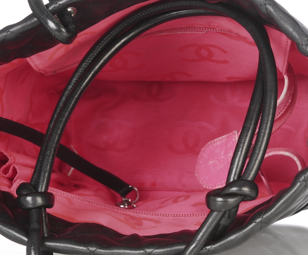 CHANEL - a Ligne Cambon quilted tote handbag. Featuring a smooth black lambskin leather exterior - Image 5 of 5
