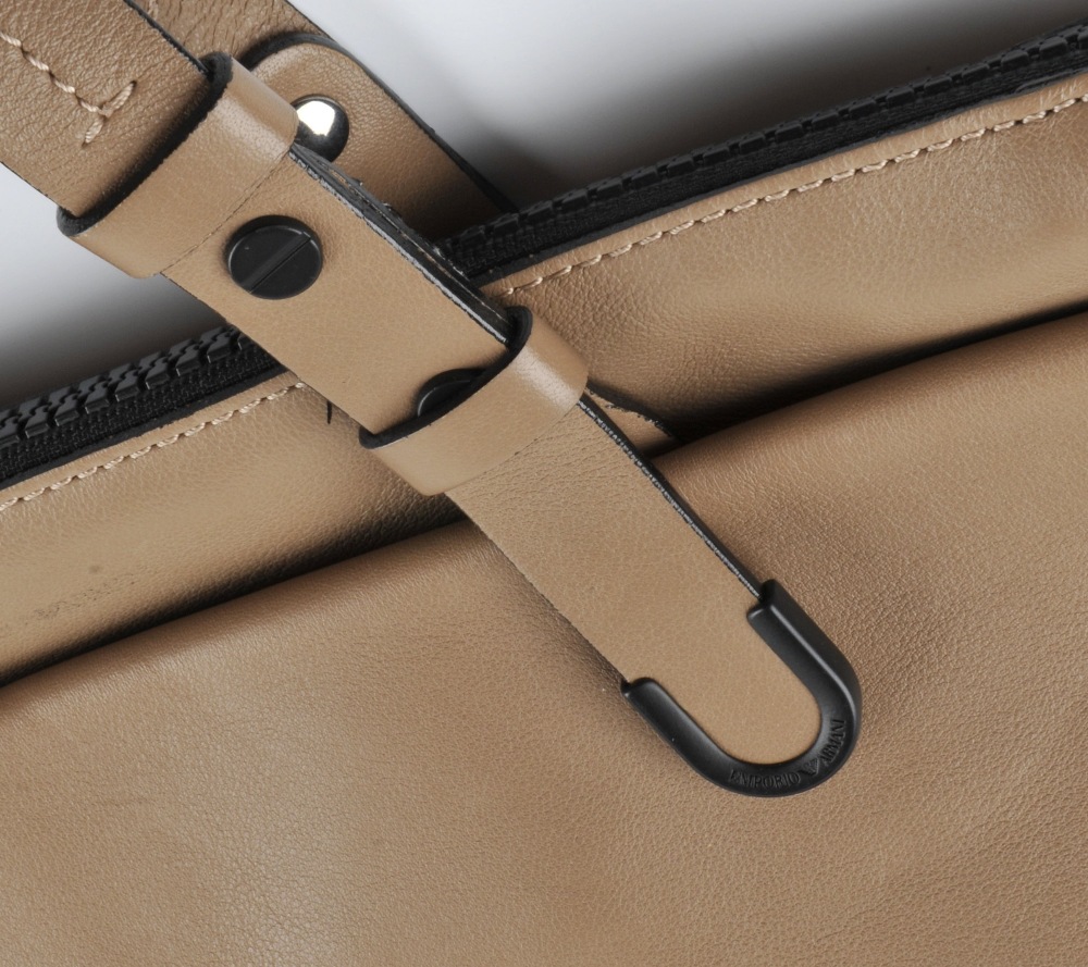 EMPORIO ARMANI - a beige leather handbag. Designed with a beige leather exterior, dual flat - Image 4 of 4