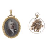 Two early 20th century 9ct gold photograph lockets. The first of oval outline, each glazed side with