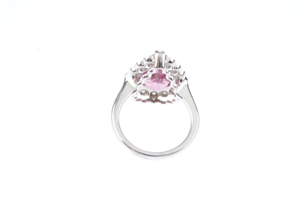 A tourmaline and diamond cluster ring. The pear-shape pink tourmaline, within a brilliant-cut - Bild 3 aus 3