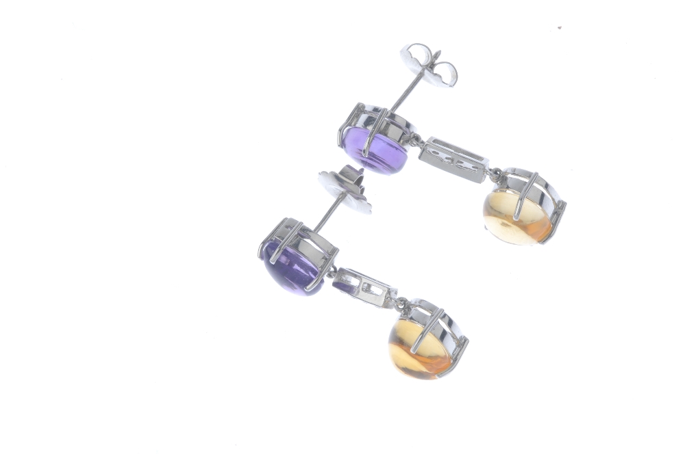 A pair of diamond, amethyst and citrine earrings. Each designed as a pear-shape citrine cabochon, - Bild 2 aus 2