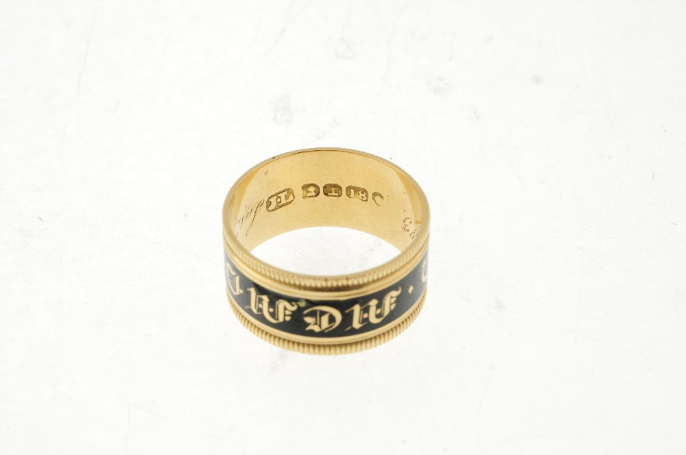 A George IV 18ct gold enamel memorial ring. With knurled edging, the black enamel with gold - Image 4 of 4