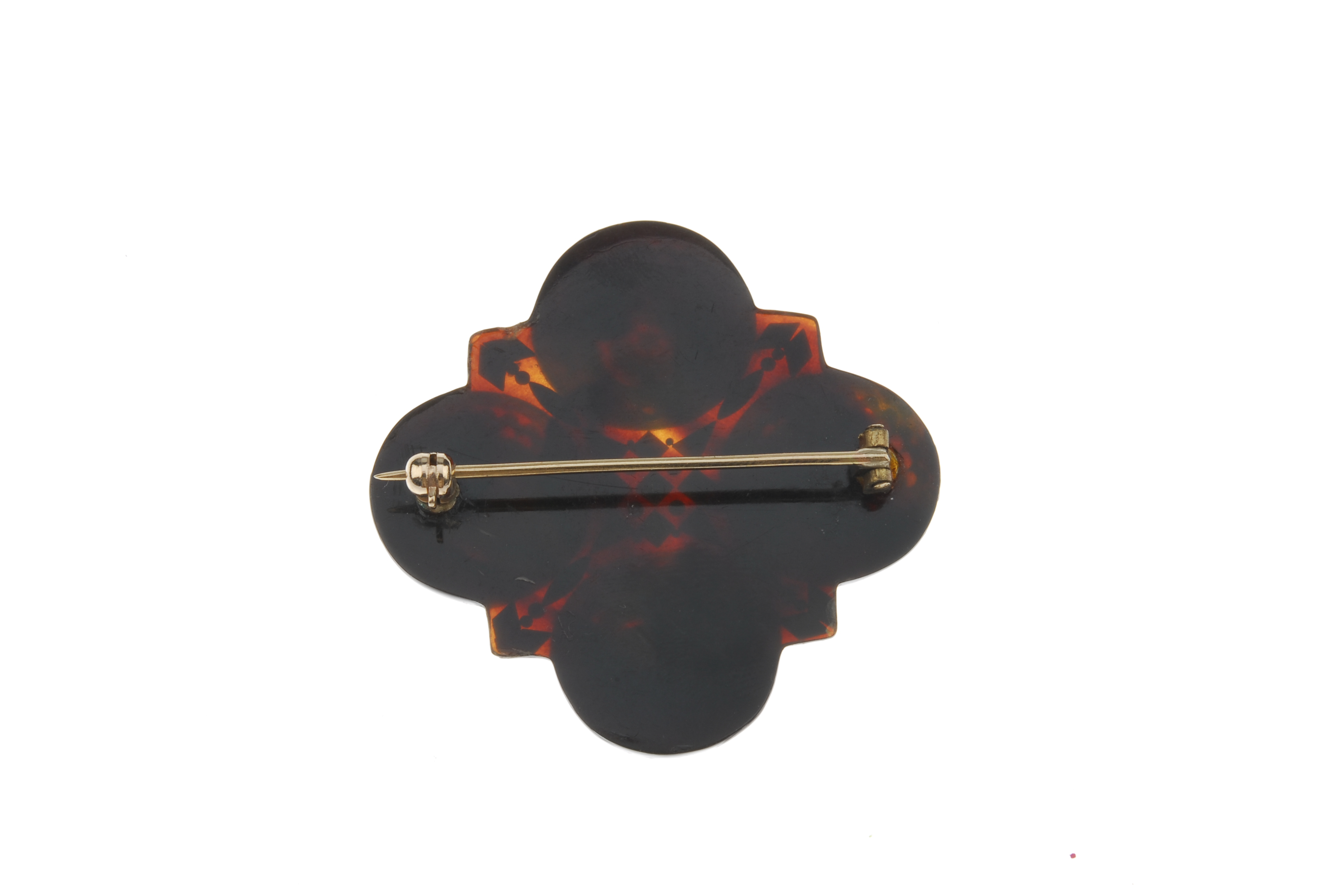 A late 19th century tortoiseshell pique brooch. Of quatrefoil design, the four domed circles - Bild 2 aus 2