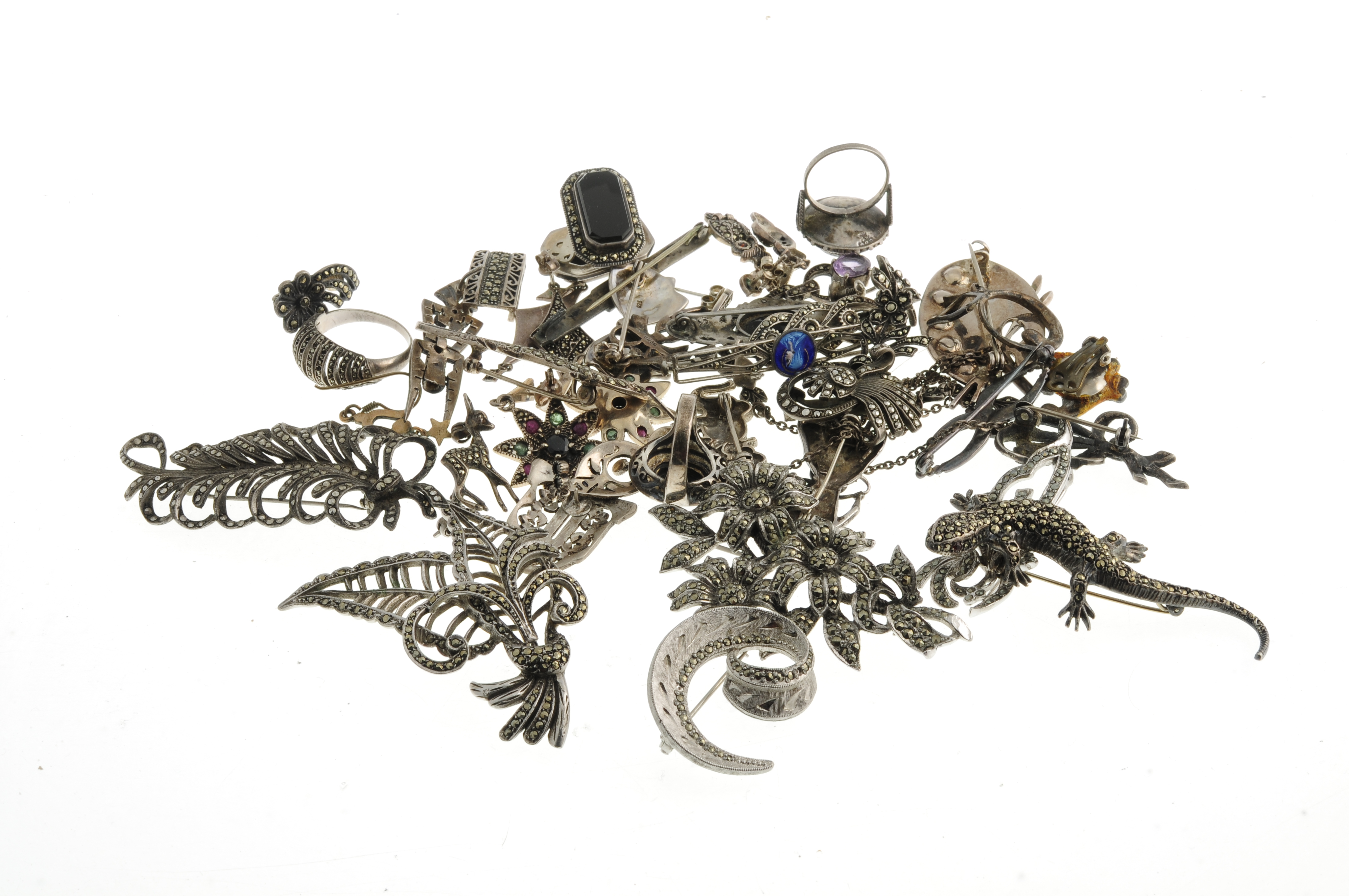 A selection of marcasite jewellery. To include a brooch in the shape of a lizard, set with marcasite - Bild 2 aus 2