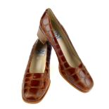 FLORTENTINE - a pair of Italian court shoes. Made of brown crocodile skin upper and leather soles