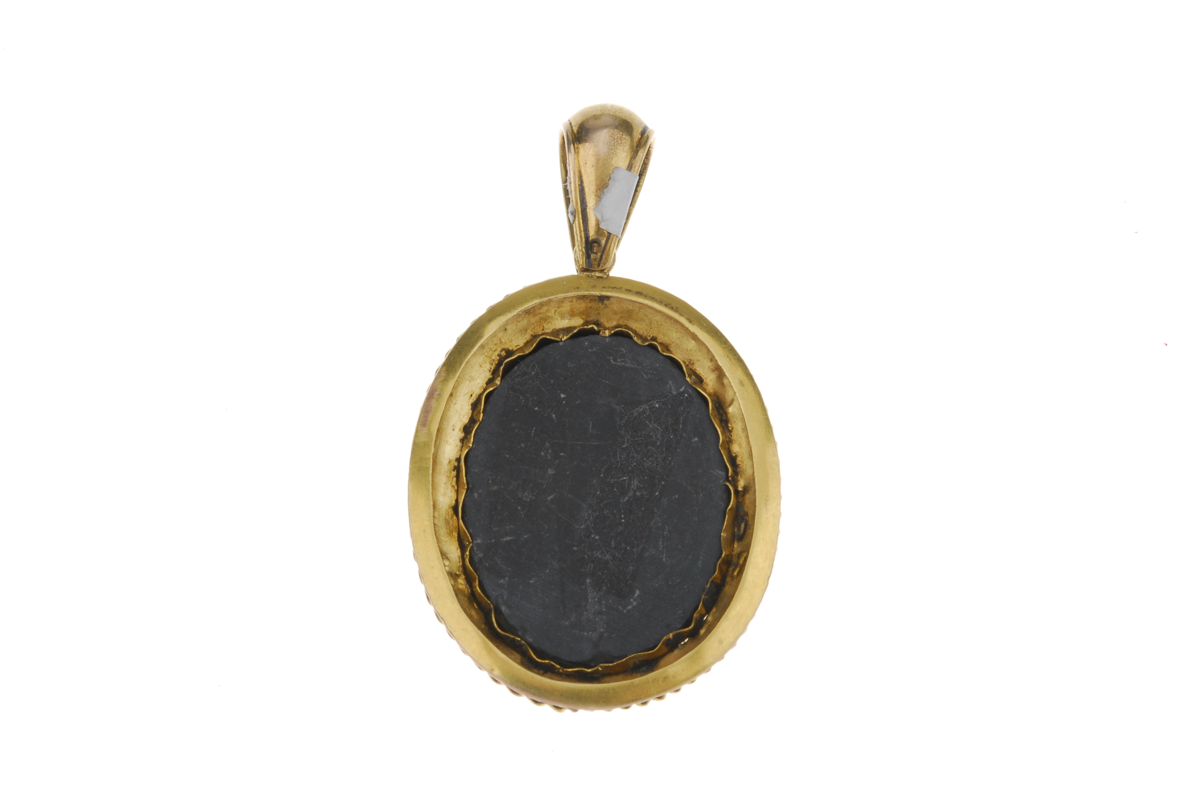 A late Victorian pietra dura pendant, circa 1890. The black hardstone panel inlaid with vari- - Bild 2 aus 2