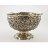 An attractive early 20th Century English silver Rose Bowl,