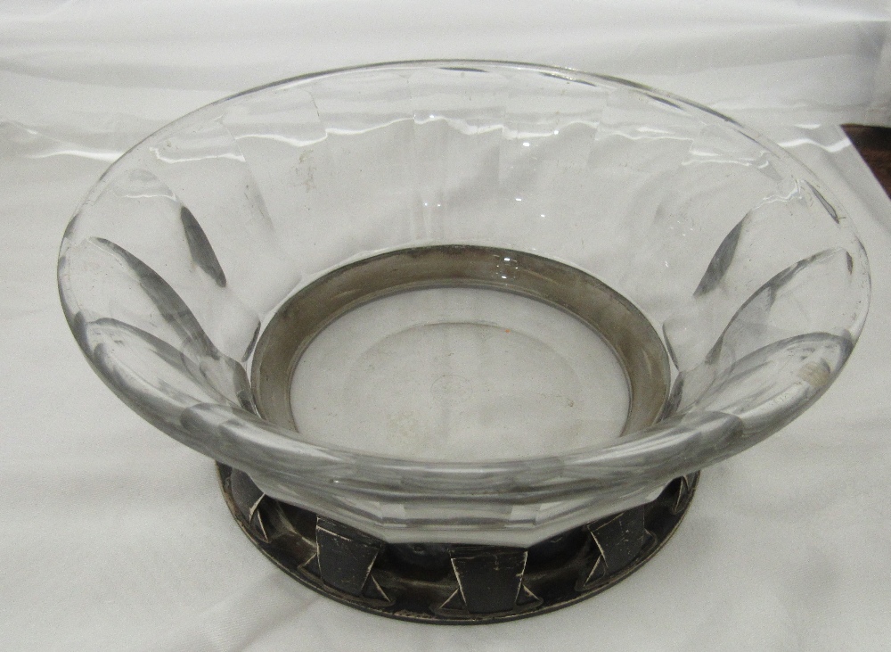 A fine heavy Baccarat cut glass Bowl, with unusual French silver mounted base. - Image 4 of 5