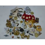 BAG OF ASSORTED BADGES, BUTTONS AND ACCESSORIES