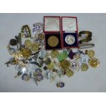 BAG OF BADGES, PINS, ACCESSORIES AND COMMEMORATIVE MEDALLIONS