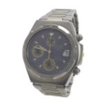 Heuer Titanium Chronograph Quartz gentleman's bracelet watch, circa 1985, ref. 220206, 39mm
