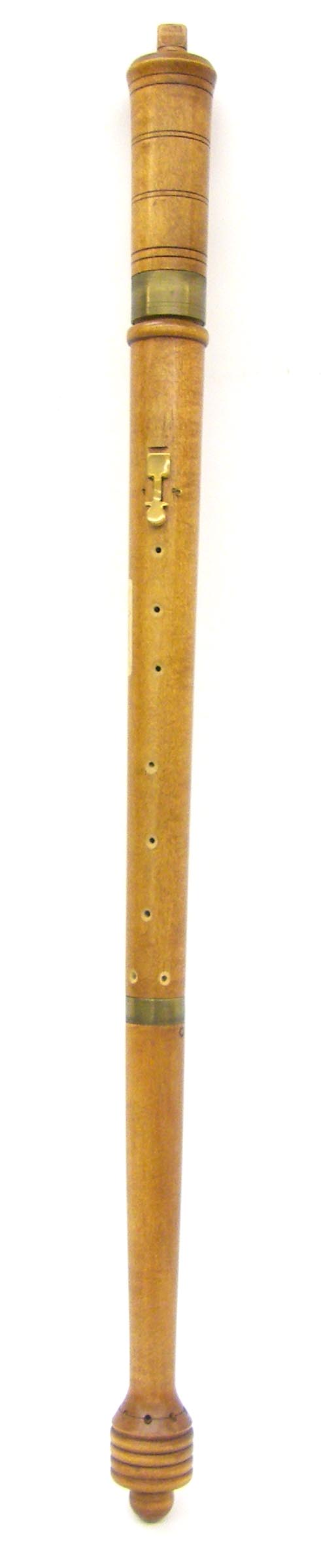 Tenor cornamuse in C, with brass mounts and single brass key, 777mm long