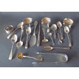 Mixed lot of silver and silver plated items to include a collection of various silver teaspoons,