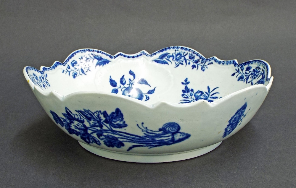 Early Worcester blue and white porcelain fruit bowl, decorated in low relief with scallop shells and
