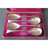 Set of four Victorian Old English silver basting spoons engraved with floral bouquets to the bowls