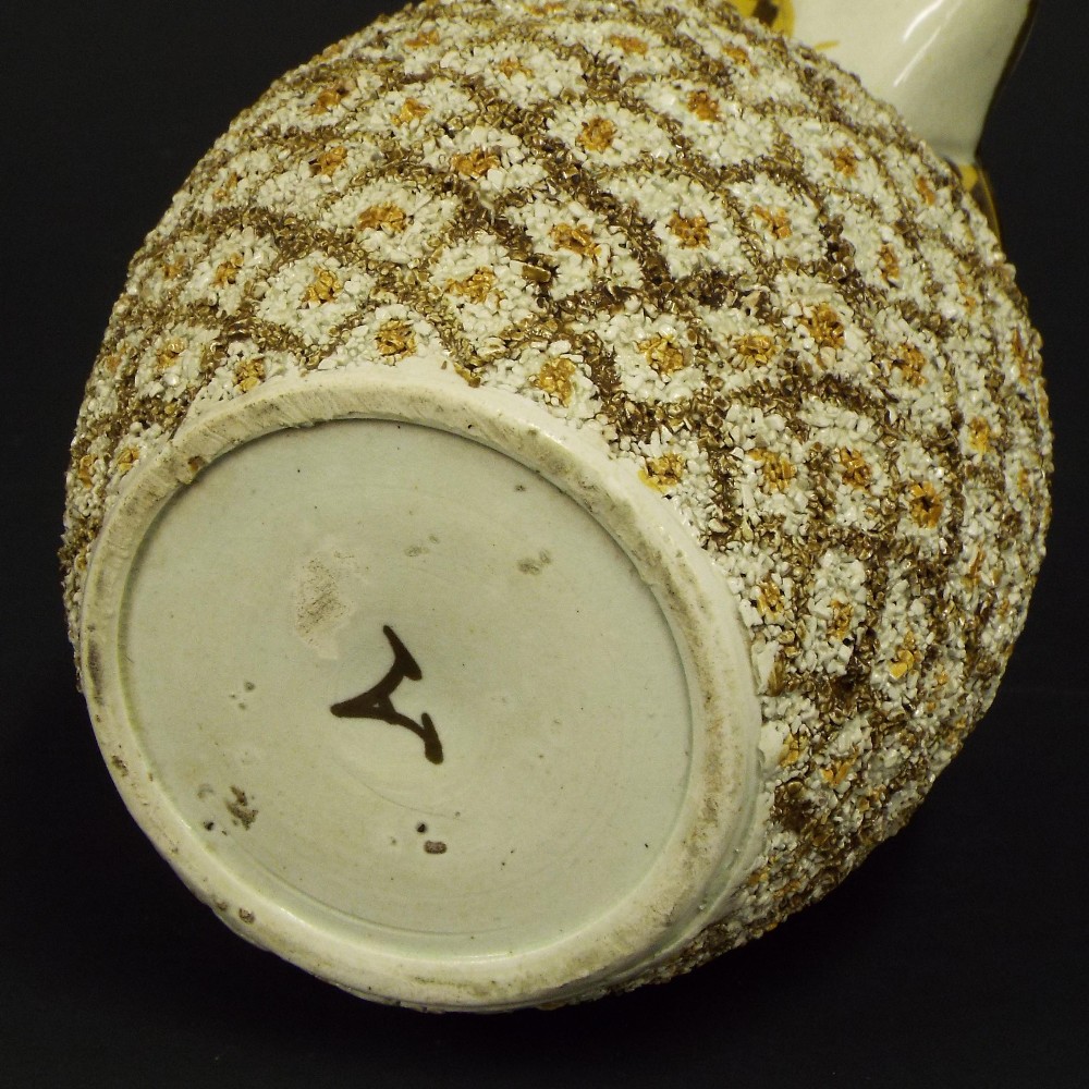Antique creamware applied gravel jug, with hand painted Greek key border and geometric gravel - Bild 2 aus 3