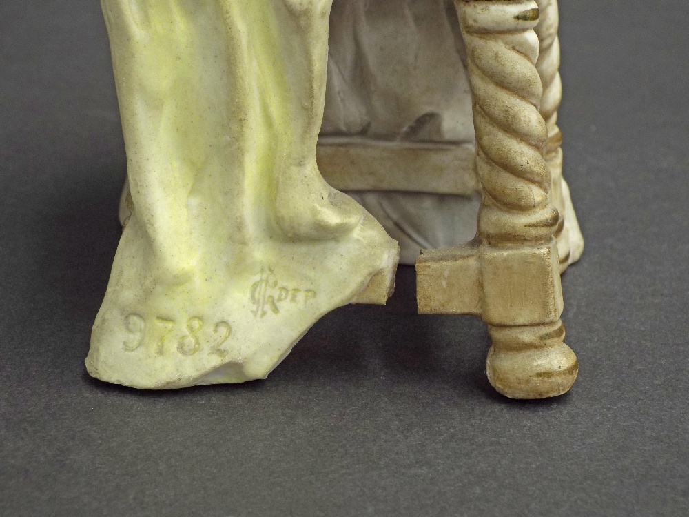 Pair of Continental seated bisque figures of a gentleman playing a mandolin serenading his lady, 10" - Bild 2 aus 3