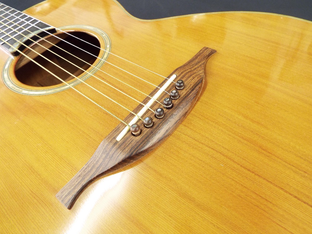 1996 John Hullah OM size guitar, no. 626, with reclaimed mahogany back and sides and red western - Image 4 of 8