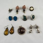 A Collection of Vintage Stone Set / Silver Jewellery.