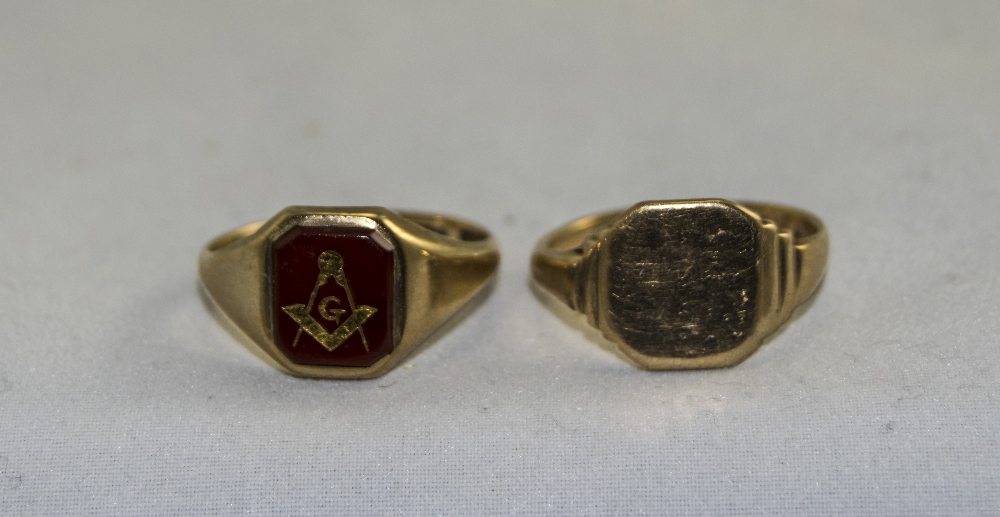 A 9ct Gold Masonic Ring. Fully Hallmarked + a 9ct Gold Gent Signet Ring. Fully Hallmarked. 7. - Image 2 of 2