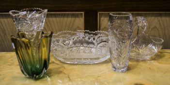 Collection Of Glass Comprising 2 Vases, A Basket And Bowl,