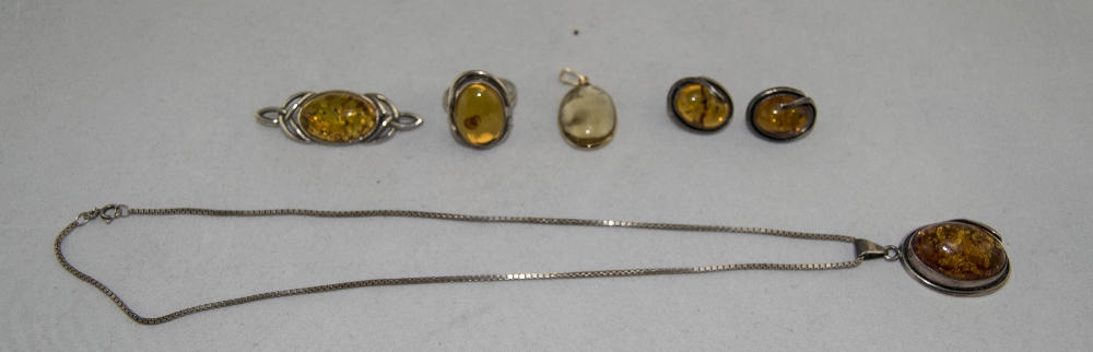 A Vintage Collection of Amber - Silver Set Jewellery. - Image 2 of 2