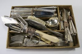 Mixed Lot of Flatware to include desert spoons, fruit and soup spoons, starter and main forks,