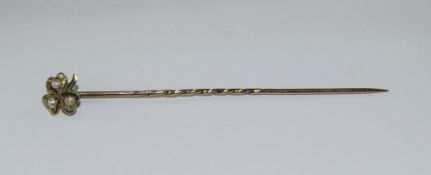 9ct Gold Stick Pin 3 Leaf Clover Set With Split Pearls,