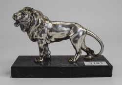 Early/Mid 20thC Paperweight Depicting A Realistically Modelled Roaring Lion On A Black Marble