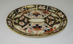 Davenport Imari Pattern Oval Pin Tray. Davenport Printed Stamp to Underside, 7.5 Inches Diameter.