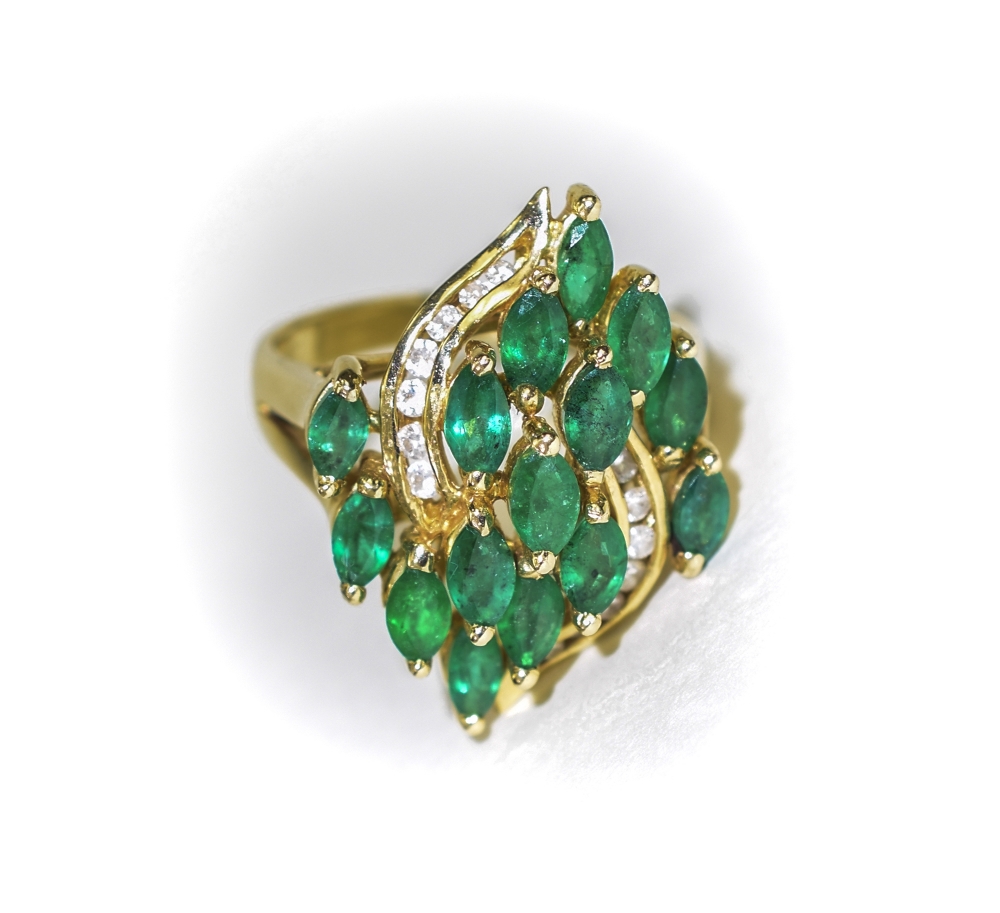 Ladies 14ct Yellow Gold Set Emerald and Diamond Cluster Ring, Set with 15 Pear Shaped Emeralds,