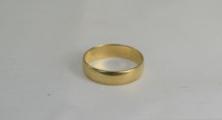 9ct Gold Wedding Band. Fully Hallmarked. Ring Size P. Good Condition. 2.6 grams.