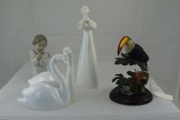 A Small Collection of Ceramic Figures ( 4 ) In total.