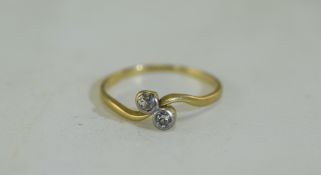 18ct Yellow Gold Diamond Twist Ring. Marked 18ct.