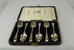 Brook & Son - Edinburgh Goldsmiths To The King - Silver Set of Six Fine Grapefruit Spoons. Boxed.