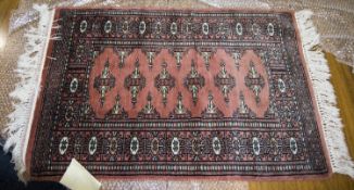Prayer Rug From Pakistan, Made Of Bomull In Salmon Red Geometric Pattern,