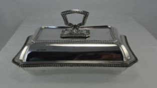 George V Silver Tureen and Cover, of Good Quality with Detachable Handle, Beaded Borders.