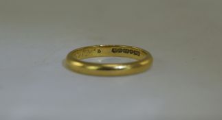 A Fully Hallmarked 22ct Gold Wedding Band. Ring Size P. 4.2 Grams. Good Condition.