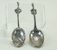 German Export Hanau Embossed Silver Caddy Spoon, Fully Hallmarked For Berthold Muller 1905,