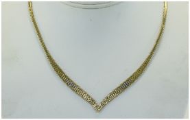 18ct Gold Ladies Necklace, Gold Mark for Saudi Arabia. 14 Inches In Length. 13.7 grams.