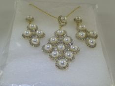 White Faux Pearl and Crystal Pendant Nec