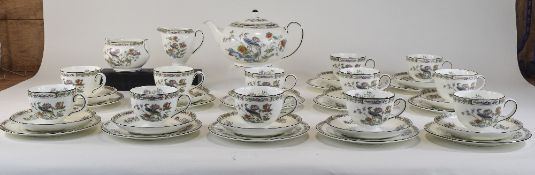 Wedgwood Very Fine ( 40 ) Piece Bone Chi