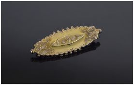 Antique 9ct Gold Brooch. Fully Hallmarked for 9ct. 1.75 Inches Wide, 2.6 Grams.