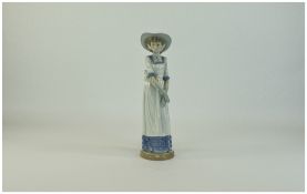 Nao by Lladro Figure ' Elegant Pose ' c.1982. Stands 12.5 Inches. Mint Condition.
