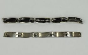 Tiffany & Co New York Silver Bracelet. Marked Tiffany & Co 925, Comes with Tiffany & Co - Boxed. 51.