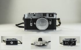Leica - Range View Finder M4 - 1251 094 Ernest Leitz GMBM Camera with Leitz Wetzlar 2332547 Zoom