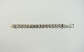 Gents Heavy Silver Hallmarked Curb Bracelet with Strong Clasp, In Good Condition. 66.1 grams.