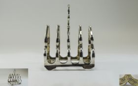 Elkington & Co Solid Silver 4 Tier Toast rack. Hallmark Birmingham 1915, Maker Elkington & Co.