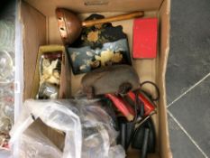 Box of Vintage Games including Lexicon, Scrabble,